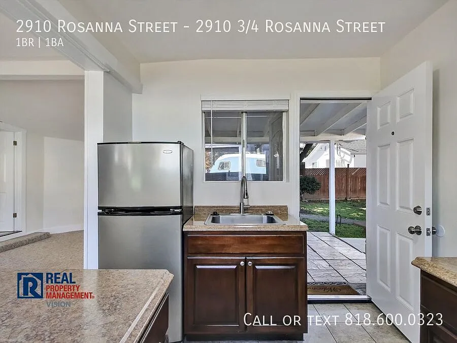 Building Photo - 2910 Rosanna St #3/4