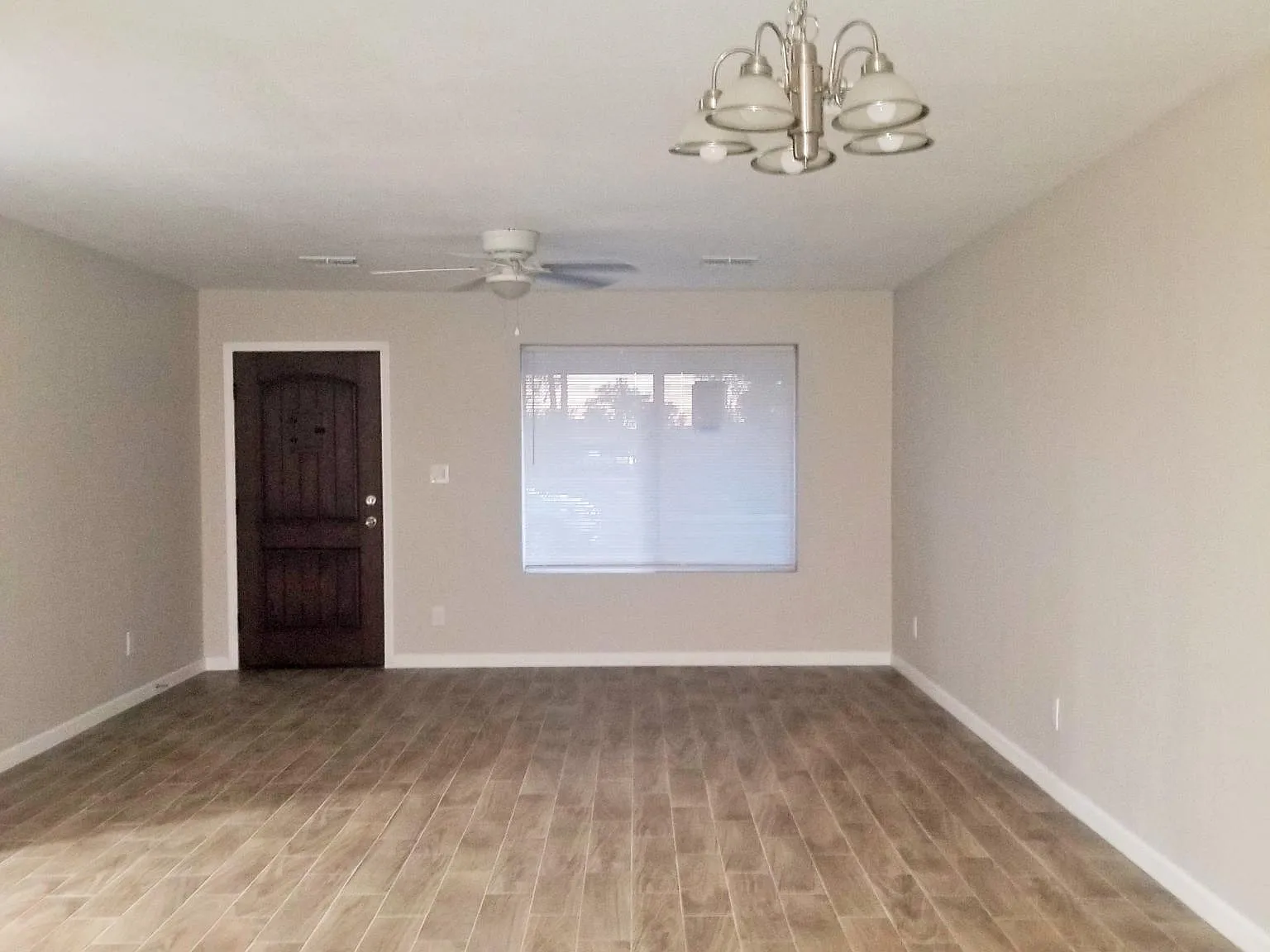 4 bed, 1984 sqft, $3,120 — Photo 3