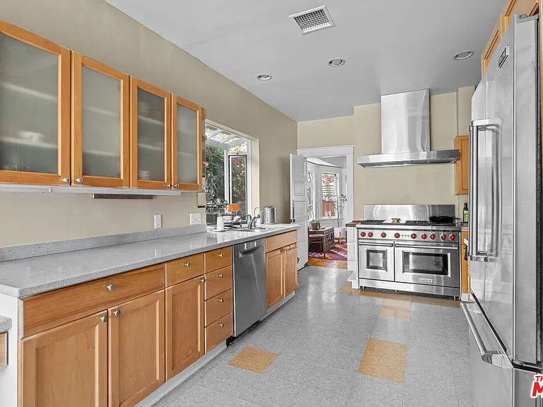 632 California Ave — Photo 11