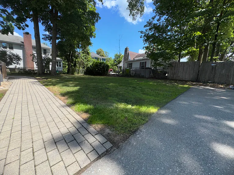Shared Yard