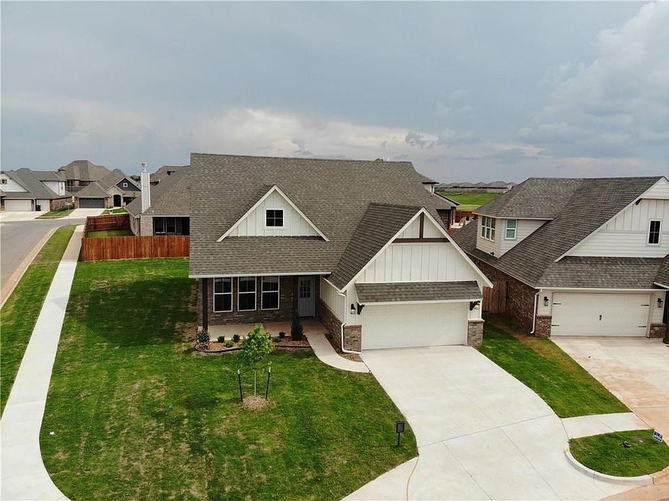 1st image of 18701 Oakcrest Dr