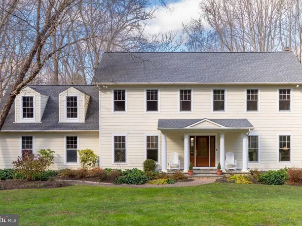 10 Seven Springs Ct, Phoenix, MD 21131