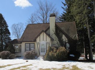 1607 N 5th St, Stroudsburg, PA 18360