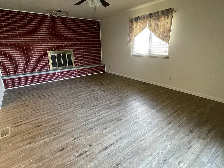 6124 Rosecrest Dr — Photo 24