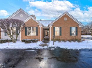 7000 Harbor Place Dr, Saint Clair Shores, MI 48080