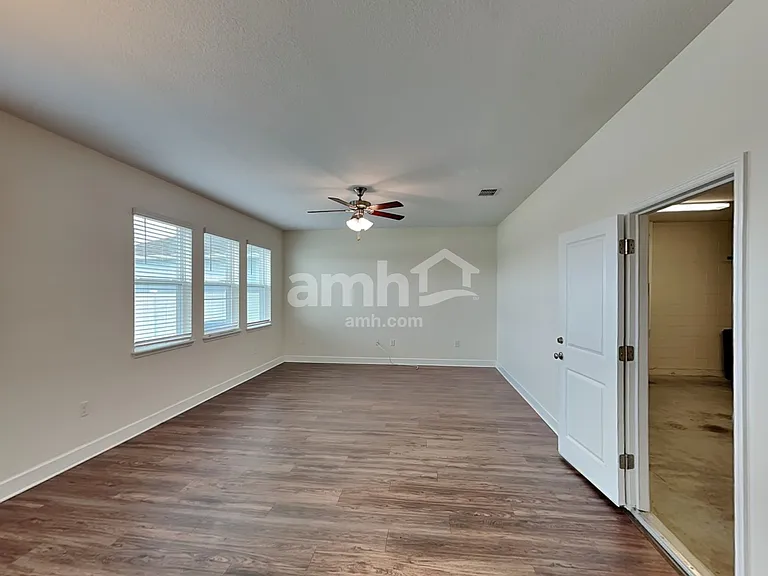 4832 Reisswood Loop — Photo 7