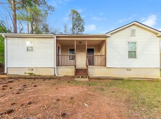 1308 Greenbriar Dr, Griffin, GA 30223