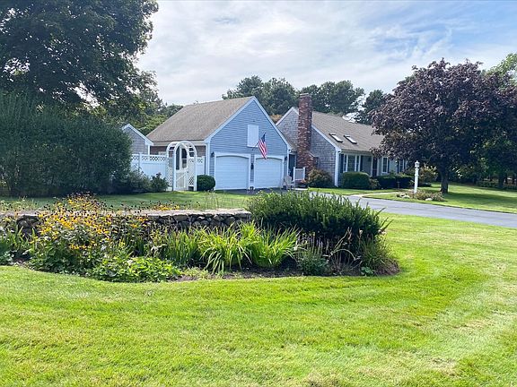2nd image of 3 Crestview Drive
