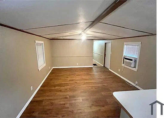 3 bed, $1,150 — Photo 4