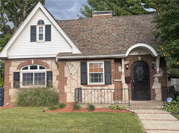 2 Magnolia Mnr, Paris, IL 61944