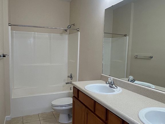 5th image of 1147 N Bayshore Dr #A