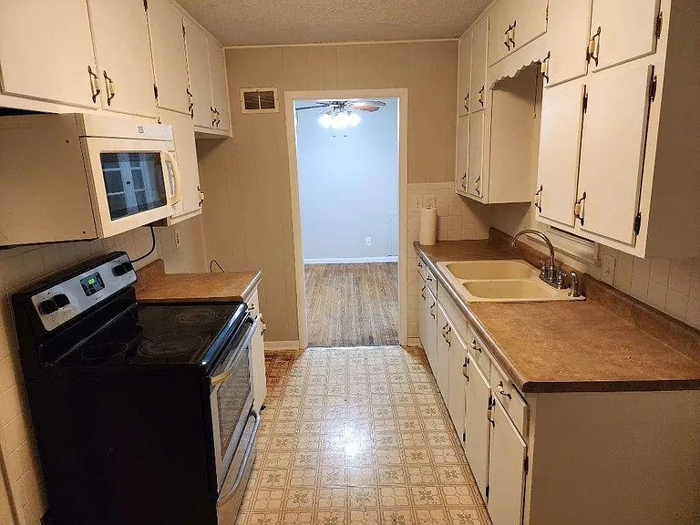 2109 S Parkwood Ln — Photo 12