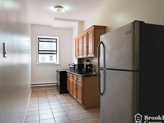 5th image of 628 E 16th St #1