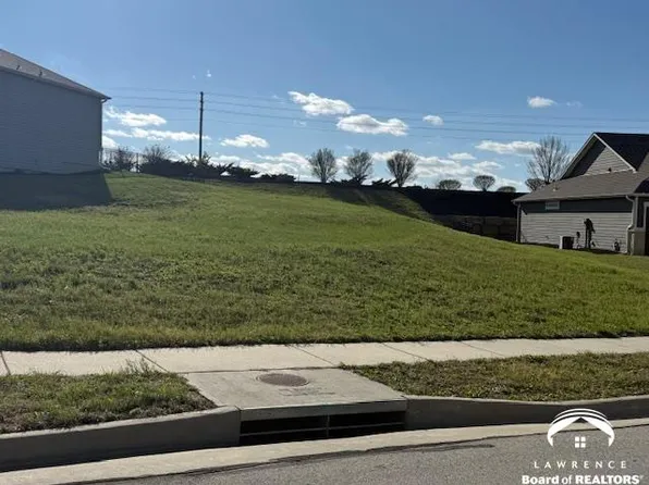 5802 Three Forks Ct, Lawrence, KS 66049