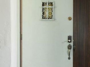 6230 Lindenhurst Ave, Los Angeles, CA 90048