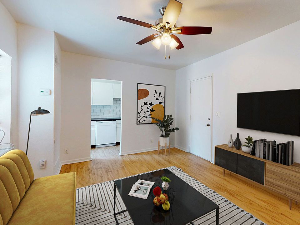 Dining/Living room
