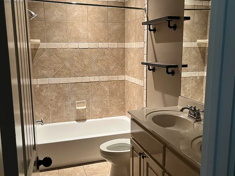 189 Maplewood Dr — Photo 5
