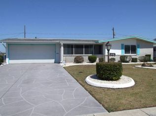 1007 Fordham Dr, Sun City Center, FL 33573