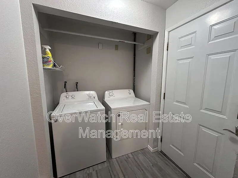 3 bed, 1.0 bath, $2,500 — Photo 2