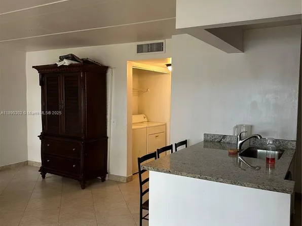 805 Meadows Cir #805, Boynton Beach, FL 33436