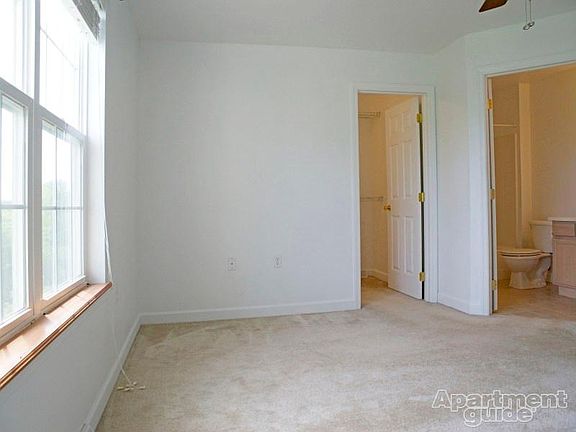 5th image of 319 Shaye Ct #1204