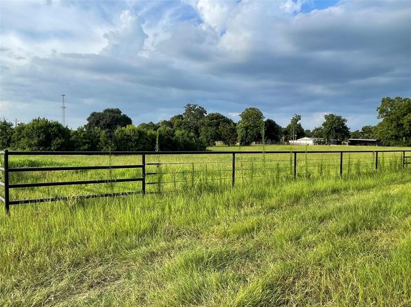 8424 County Road 202, Plantersville, TX 77363