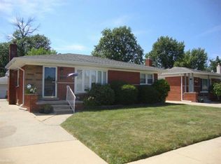 31455 Kelly Rd, Fraser, MI 48026