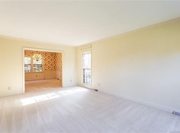 4th image of 10319 William Penn Ln