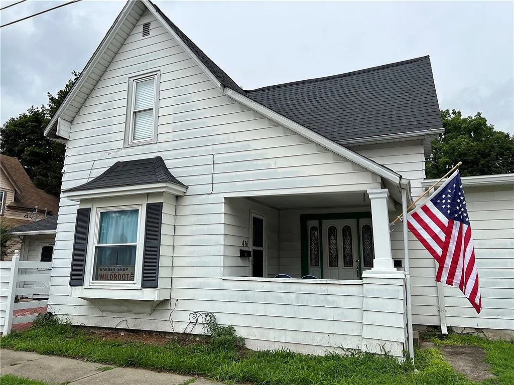 3 bed, 1.0 bath, 1200 sqft, $1,200 — Photo 2