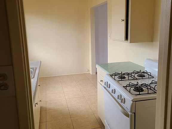 Kitchen and diningroom