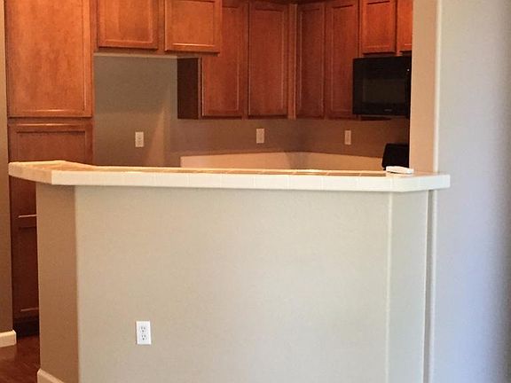 2nd image of 306 Esplanade Cir