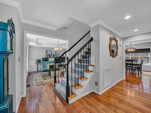 2nd image of 6242 Sedgewick Dr