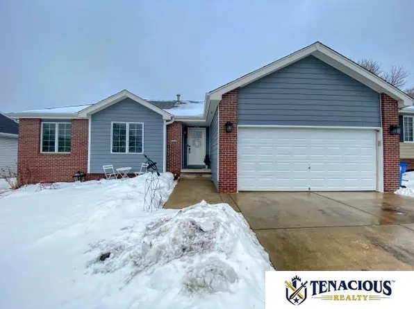 1640 Garret Ln, Lincoln, NE 68512