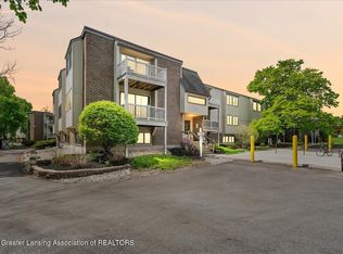 523 Bainbridge Dr APT 38, East Lansing, MI 48823