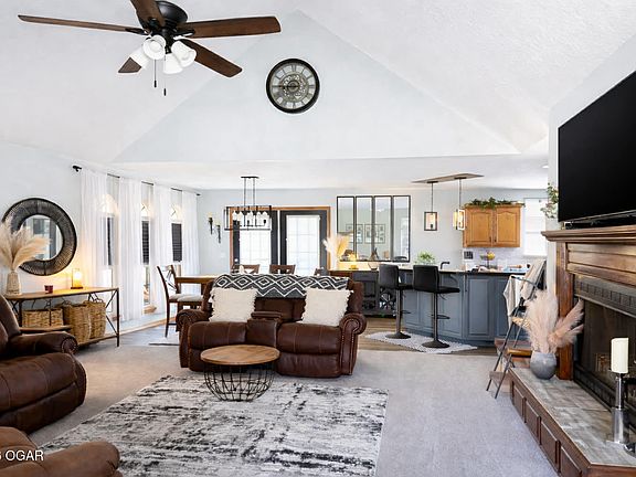 2nd image of 3522 Cypress Dr