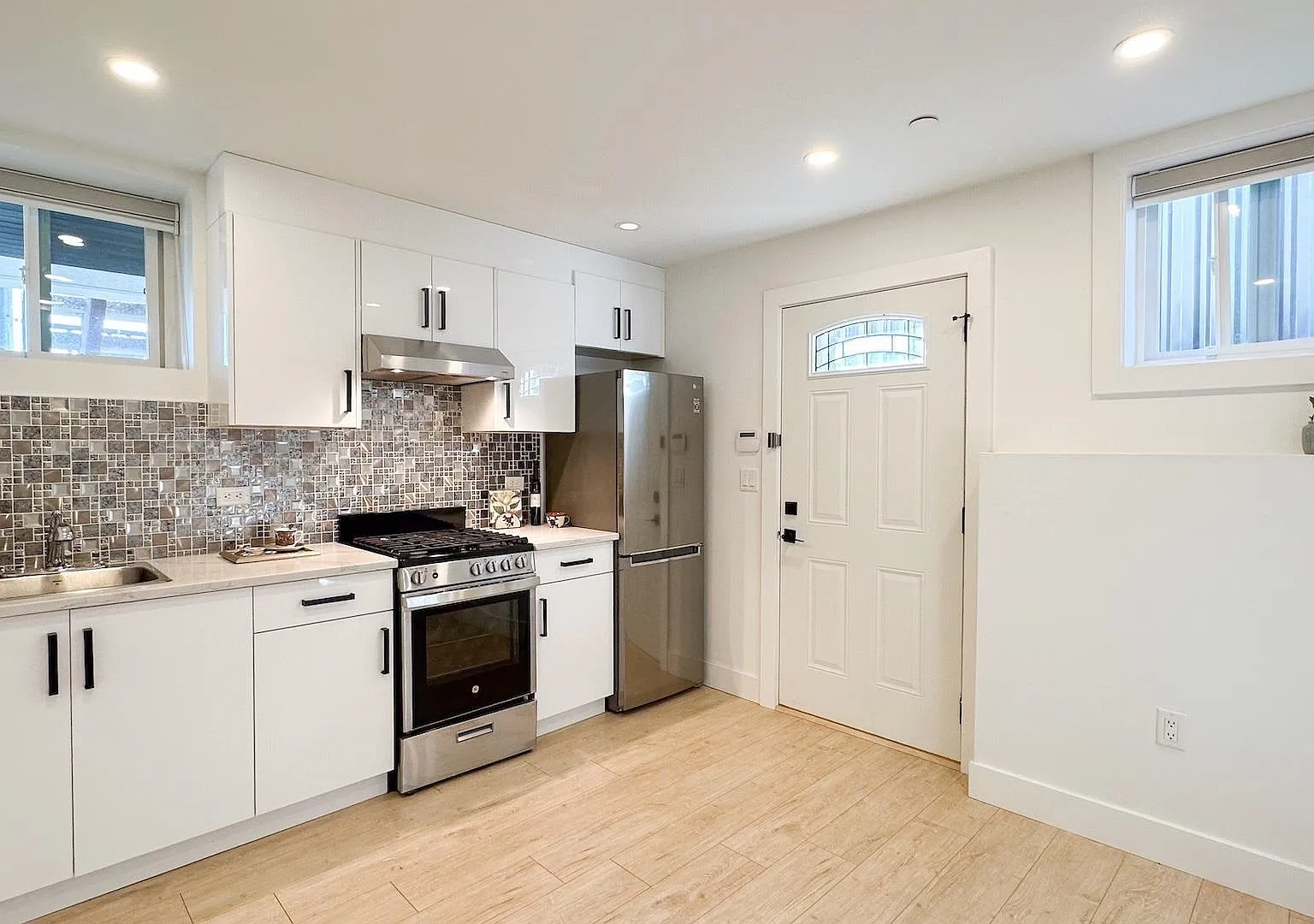2 bed, 600 sqft, $1,680 — Photo 1