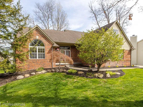 4482 Red Oak Blvd, Waterford, MI 48329