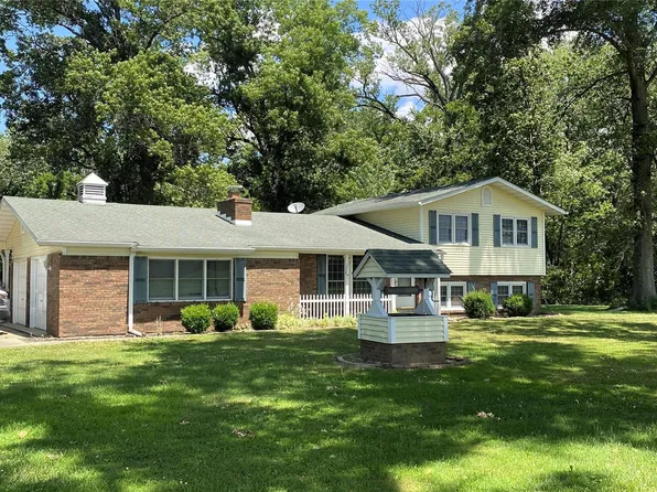 9305 Lower Marine Rd, Saint Jacob, IL 62281