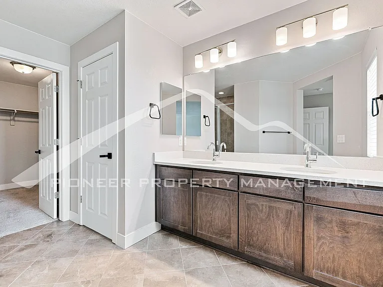 16137 E Elk Pl — Photo 12