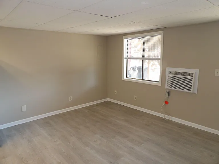 65 Ashwood Ct #8 — Photo 9