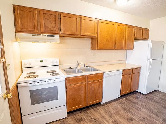2nd image of 2855 Whitener St #1