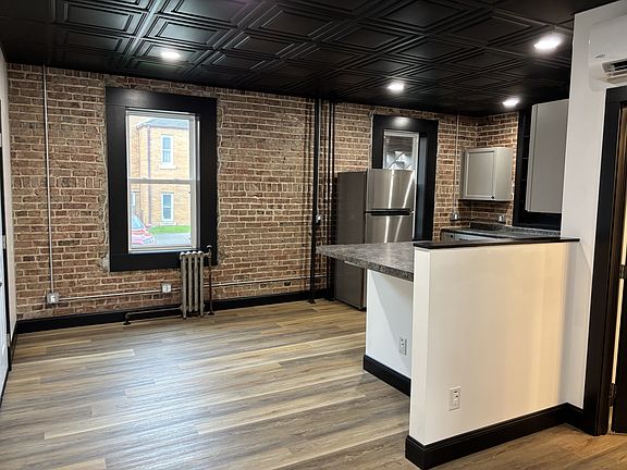 3rd image of 508 Commissioner St #6