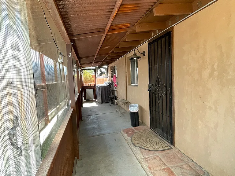 1426 W Delaware St #2 — Photo 5