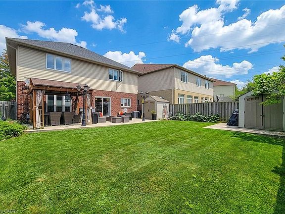 5th image of 214 Cloverleaf Dr