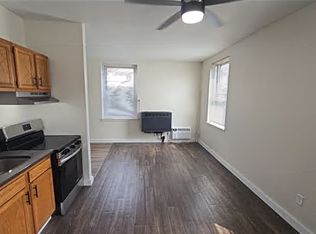 123 Iowa Ave, Iowa City, IA 52240