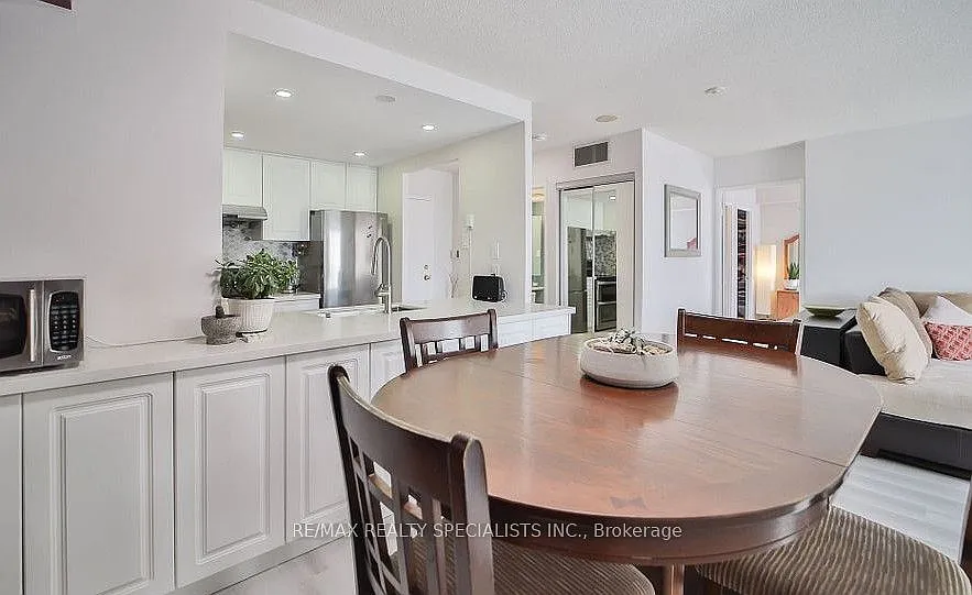 3 bed, $2,700 — Photo 4