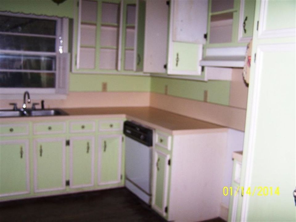 2nd image of 131 S Hampton St