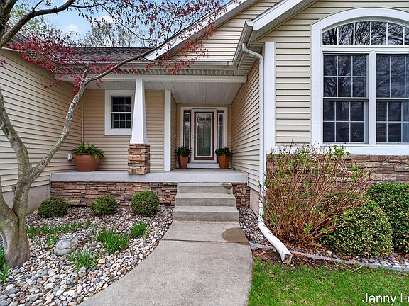 4th image of 6905 Lakita Dr