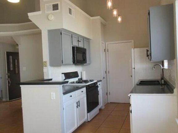 2nd image of 4712 Loma De Color Dr