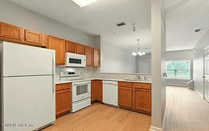 2 bed, 2.5 bath, 1222 sqft, $1,850 — Photo 4
